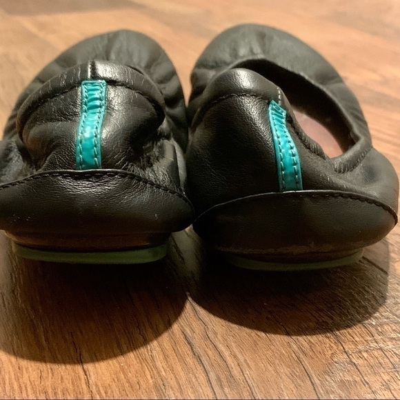 𝅺tieks black leather ballet flats. Size 8 - Picture 5 of 6